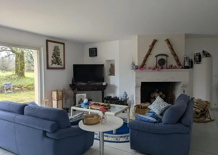 Вилла Avec Piscine Privee A Autoire, 170 M² *