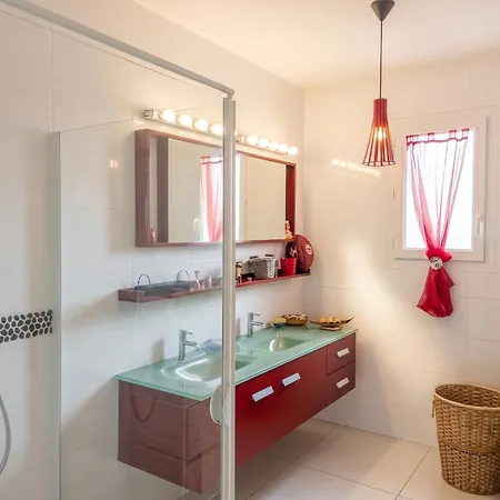 Villa Avec Piscine Privée à Autoire, 170 M² Autoire